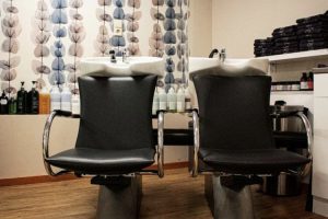 https://www.hairstyling-marina.de/web/wp-content/uploads/2022/11/hairstyling-marina-salon2-300x200.jpg